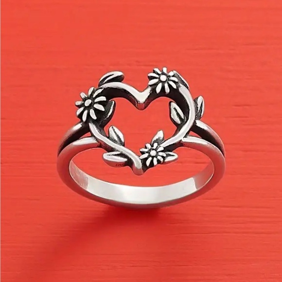 Fashion Jewelry Jewelry - Silver Floral Heart Ring